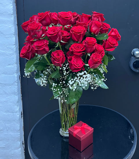 Deluxe Romantic Rose Arrangement (In-Vase)